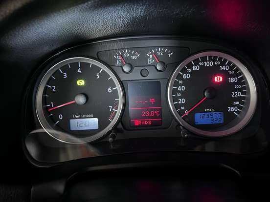 VOLKSWAGEN-GOLF-2012