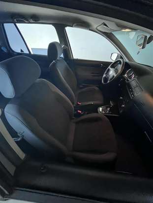 VOLKSWAGEN-GOLF-2012