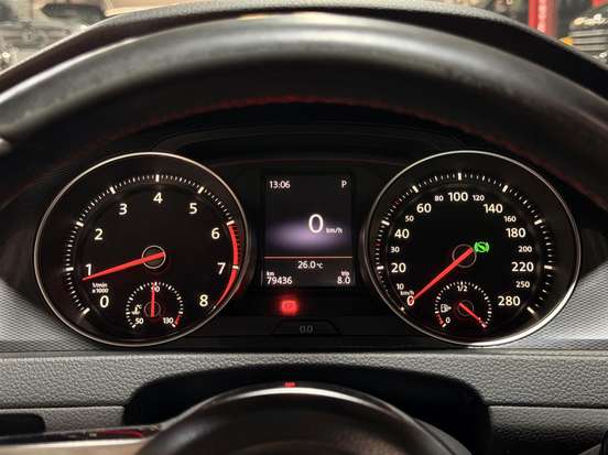 VOLKSWAGEN-GOLF-2014