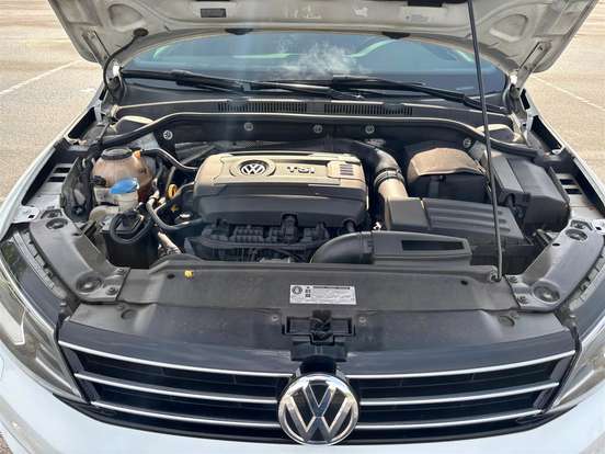 VOLKSWAGEN-JETTA-2015