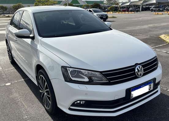 VOLKSWAGEN-JETTA-2015