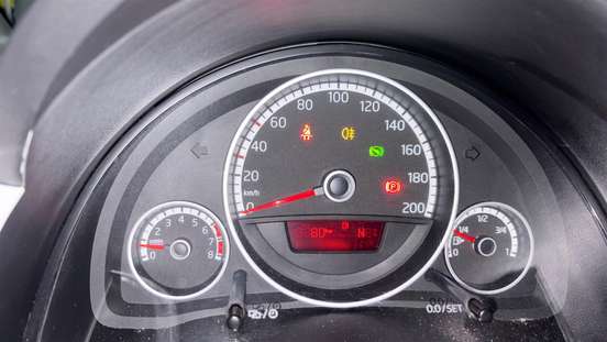 VOLKSWAGEN-UP-2014