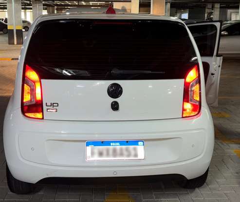 VOLKSWAGEN-UP-1.0 MPI RBW 12V FLEX 4P AUTOMATIZADO VOLKSWAGEN-UP-2014