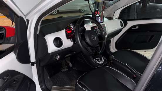 VOLKSWAGEN-UP-1.0 MPI RBW 12V FLEX 4P AUTOMATIZADO VOLKSWAGEN-UP-2014