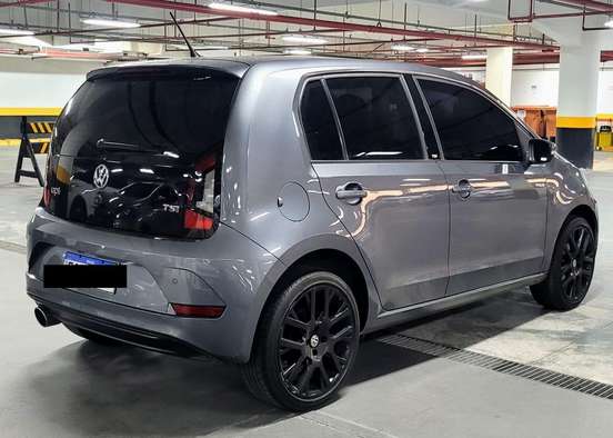 VOLKSWAGEN-UP-2018