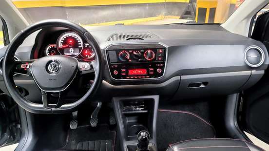 VOLKSWAGEN-UP-2018