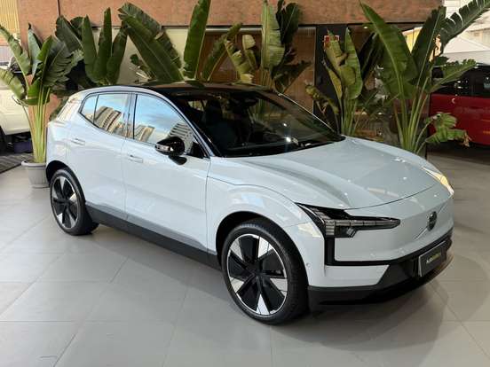 VOLVO-EX30-2024