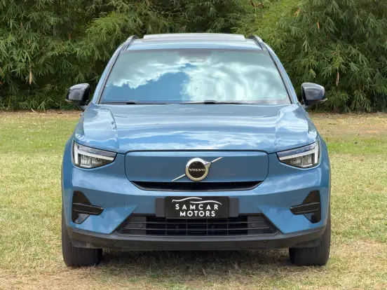 VOLVO-EX40-2024