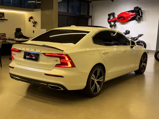 VOLVO-S60-2.0 T5 INSCRIPTION GASOLINA 4P AUTOMÁTICO VOLVO-S60-2019