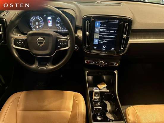 VOLVO-XC40-2020