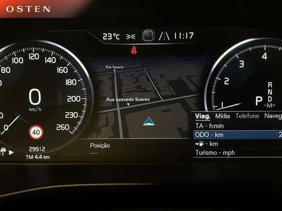 VOLVO-XC40-2020