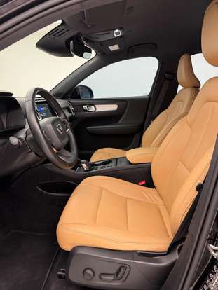 VOLVO-XC40-2018
