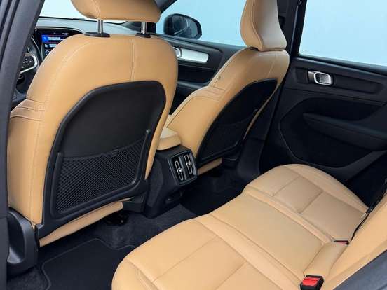 VOLVO-XC40-2.0 T5 GASOLINA MOMENTUM AWD GEARTRONIC VOLVO-XC40-2018