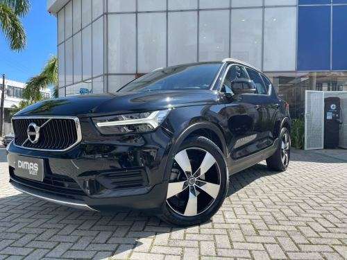 VOLVO-XC40-2018
