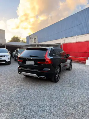 VOLVO-XC60-2020