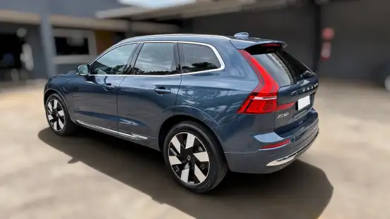VOLVO-XC60-2024