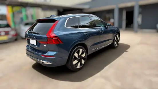 VOLVO-XC60-2024