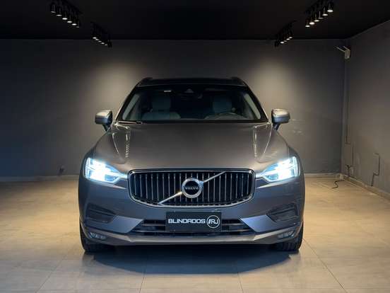 VOLVO-XC60-2.0 T5 GASOLINA MOMENTUM AWD GEARTRONIC VOLVO-XC60-2020