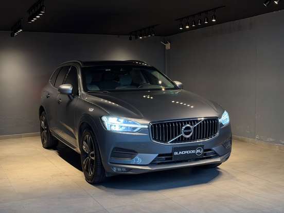 VOLVO-XC60-2020
