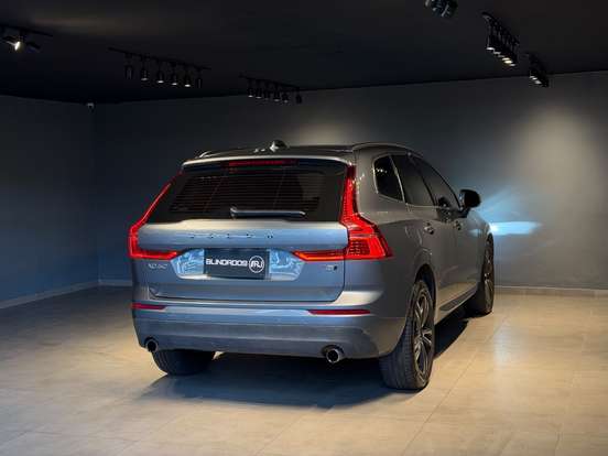VOLVO-XC60-2.0 T5 GASOLINA MOMENTUM AWD GEARTRONIC VOLVO-XC60-2020