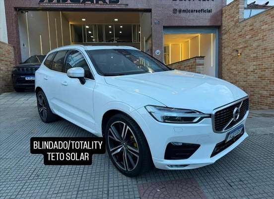 VOLVO-XC60-2017