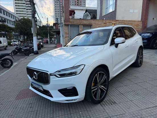 VOLVO-XC60-2017