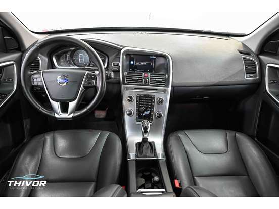 VOLVO-XC60-2016