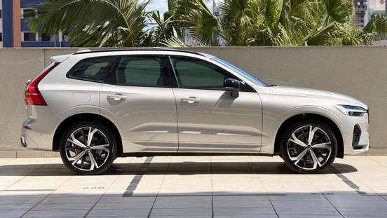 VOLVO-XC60-2022