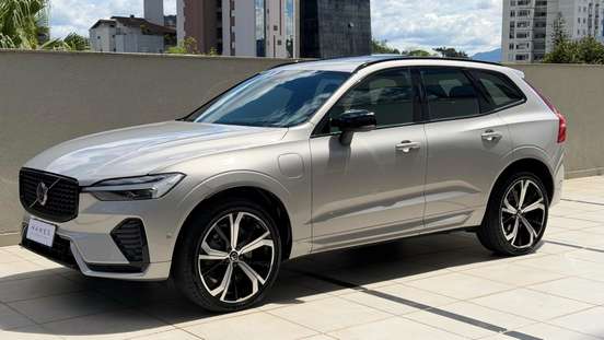 VOLVO-XC60-2022
