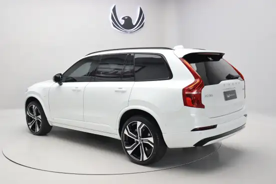 VOLVO-XC90-2024