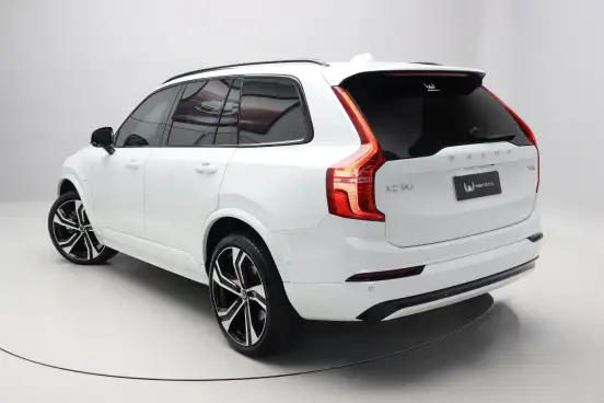 VOLVO-XC90-2024