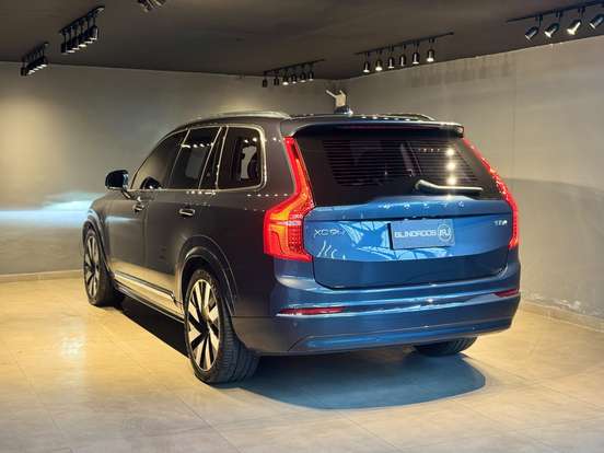 VOLVO-XC90-2024