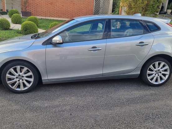VOLVO-V40-1.5 T3 KINETIC GASOLINA 4P AUTOMÁTICO VOLVO-V40-2016