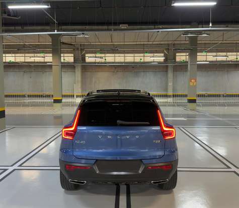 VOLVO-XC40-2019
