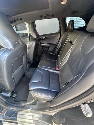 VOLVO-XC60-2015