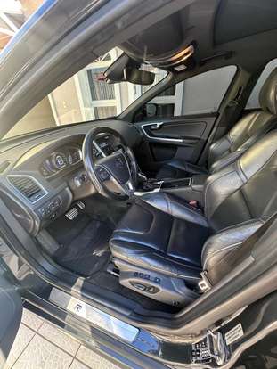 VOLVO-XC60-2015