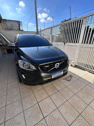 VOLVO-XC60-2015