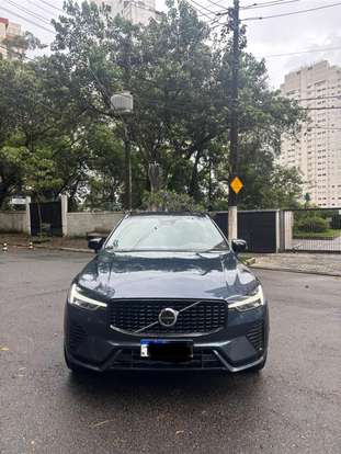 VOLVO-XC60-2024