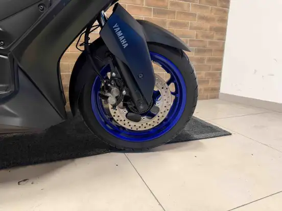 YAMAHA-XMAX 250 CONNECTED ABS-2025