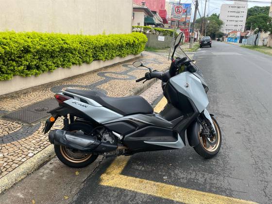 YAMAHA XMAX 300 CONNECTED ABS 