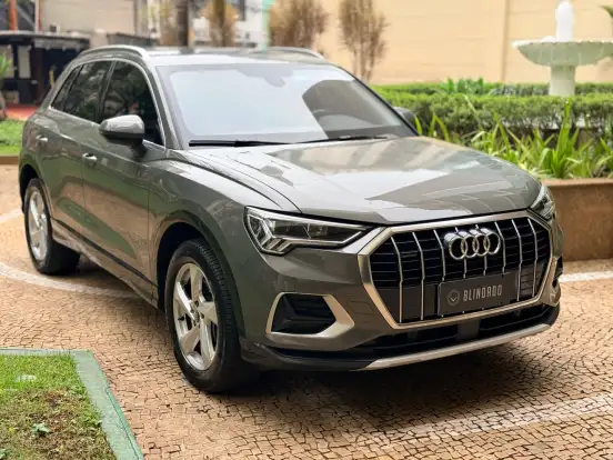 AUDI-Q3-2022