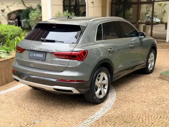 AUDI-Q3-2022
