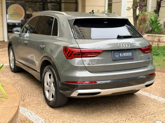 AUDI-Q3-2022