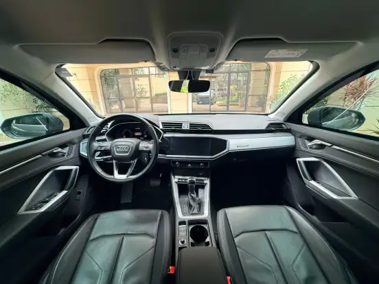 AUDI-Q3-2022