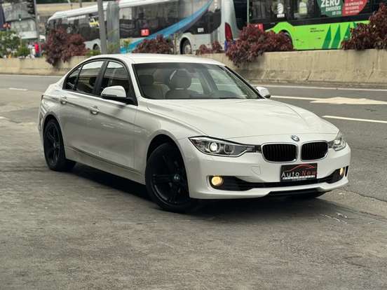 BMW-320i-2014