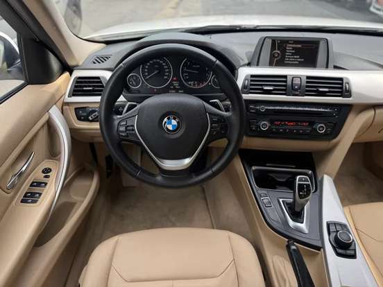 BMW-320i-2014