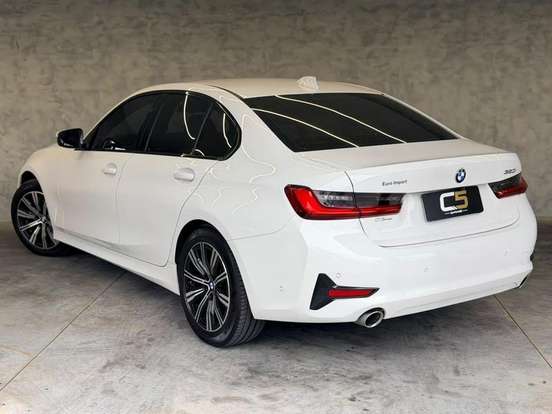 BMW-320i-2020