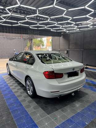 BMW-320i-2013