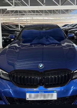BMW-330e-2020