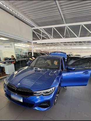 BMW-330e-2020